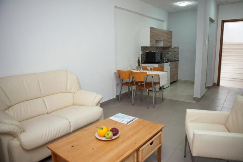 Alecos Hotel Apartments Paphos Zimmer foto